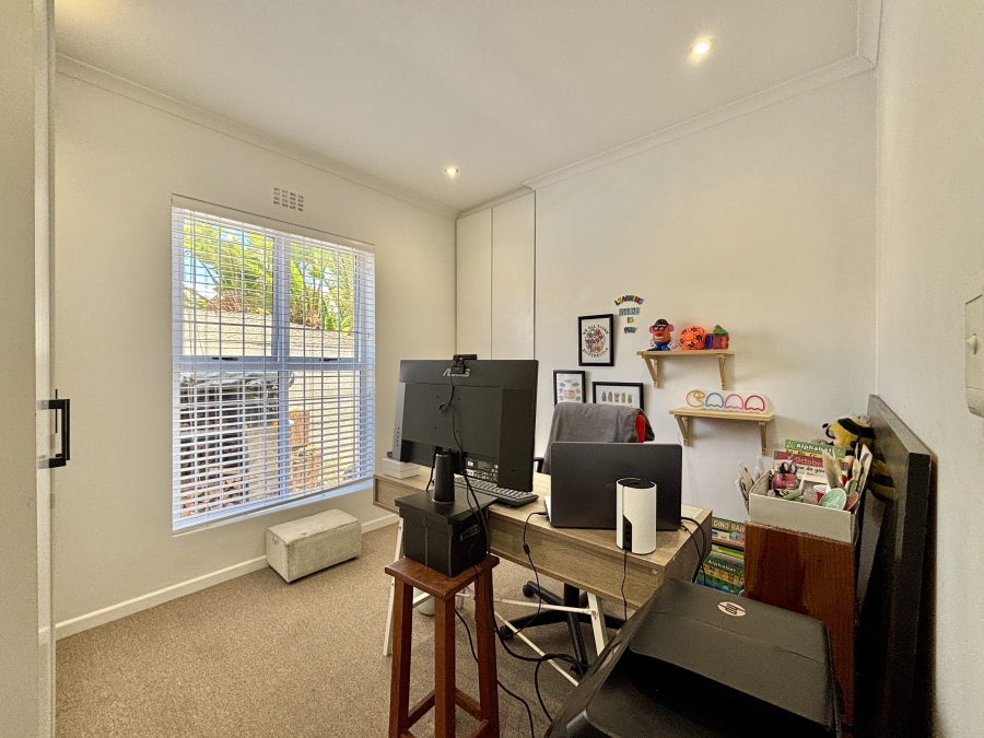 3 Bedroom Property for Sale in Sunningdale Western Cape